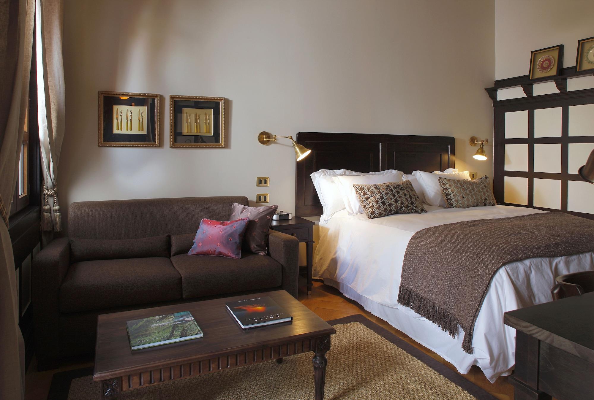 Boutique Castillo Rojo Santiago